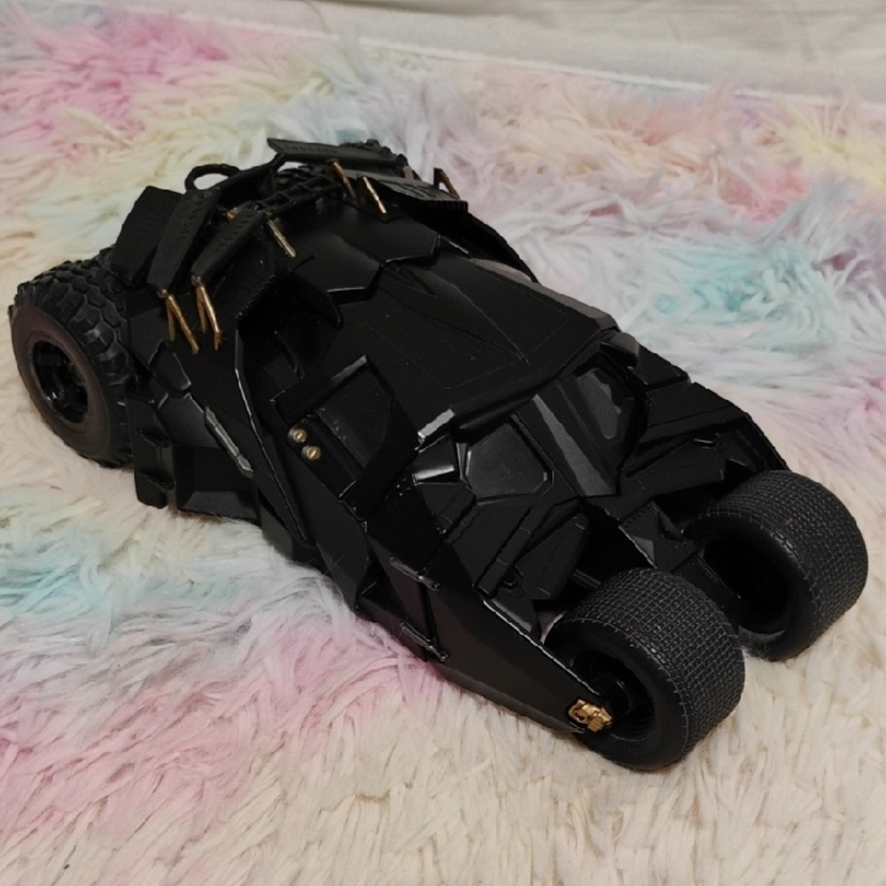(#19) SALE! The Dark Knight Jada Black Die Cast Car W Gold Accents Collectible
